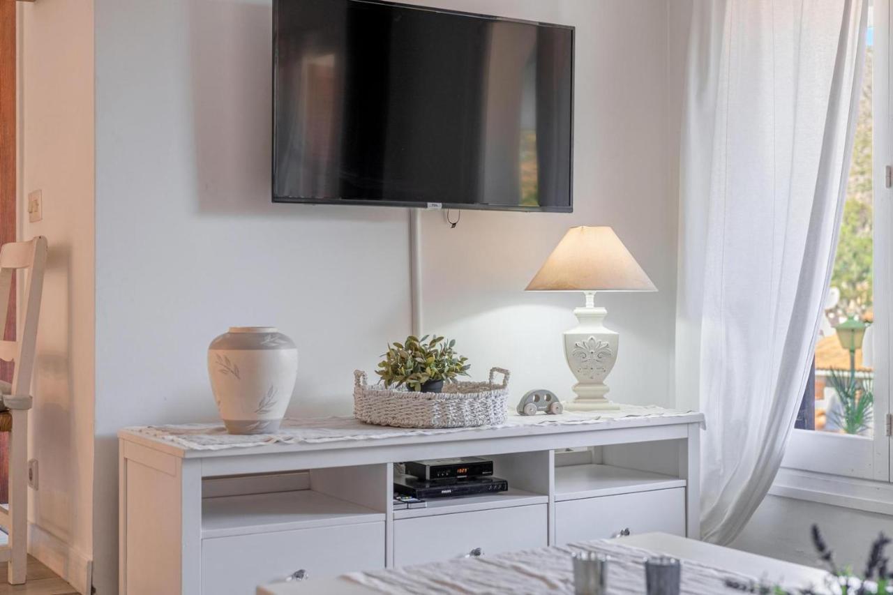 Gorgeous Renovated Cala Sant Vicenc Beach Villa Cala de Sant Vicenc Εξωτερικό φωτογραφία